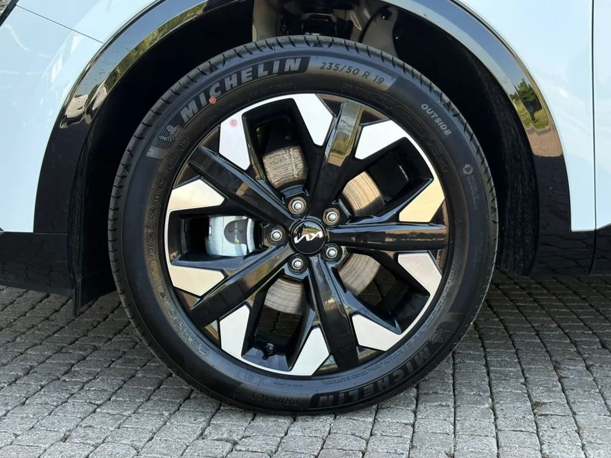 Kia Sportage SUV, Petrol Plug-in Hybrid, 2027, White
