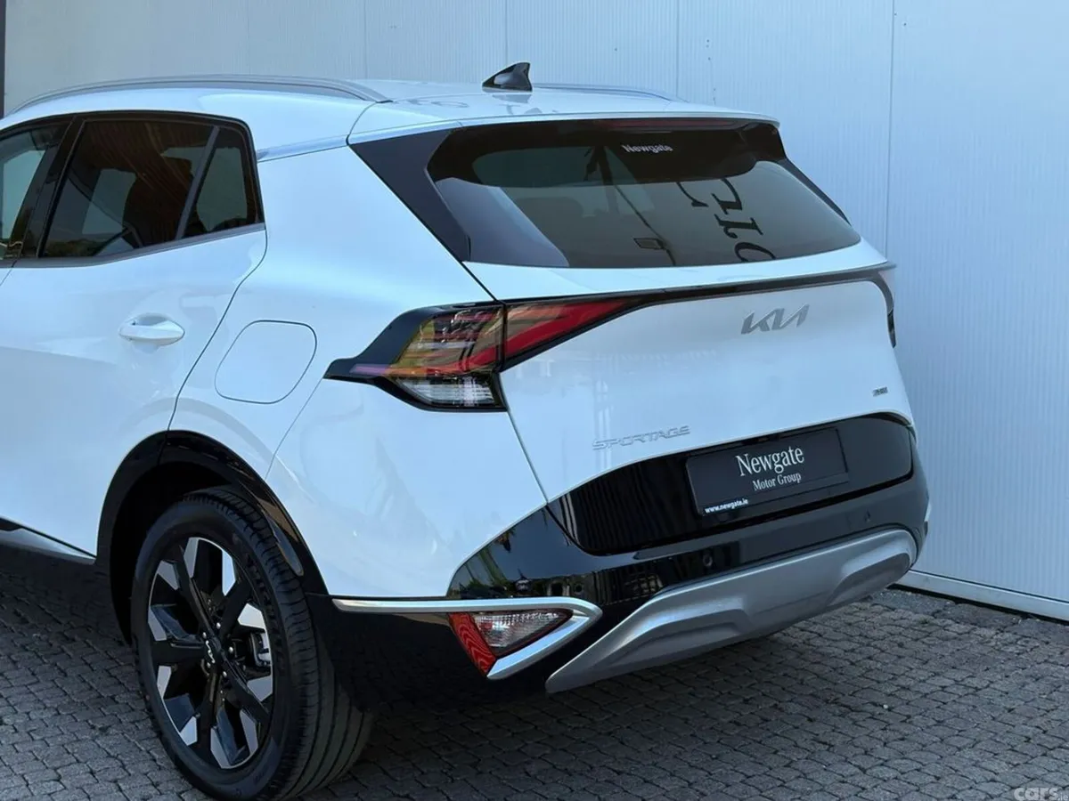 Kia Sportage SUV, Petrol Plug-in Hybrid, 2027, White