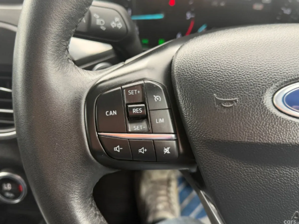 Ford Focus Hatchback, Diesel, 2019, Blue