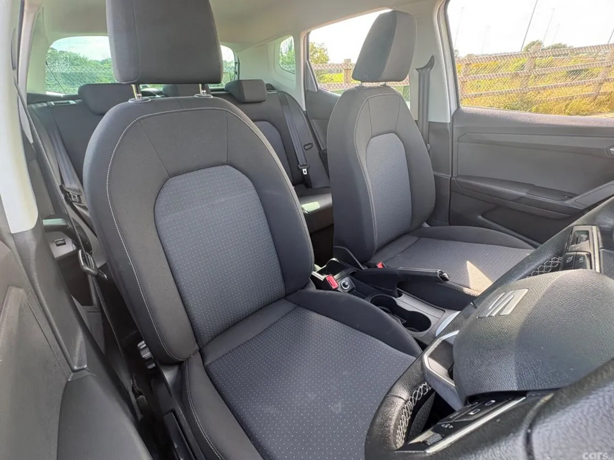 SEAT Arona Hatchback, Petrol, 2024, Grey