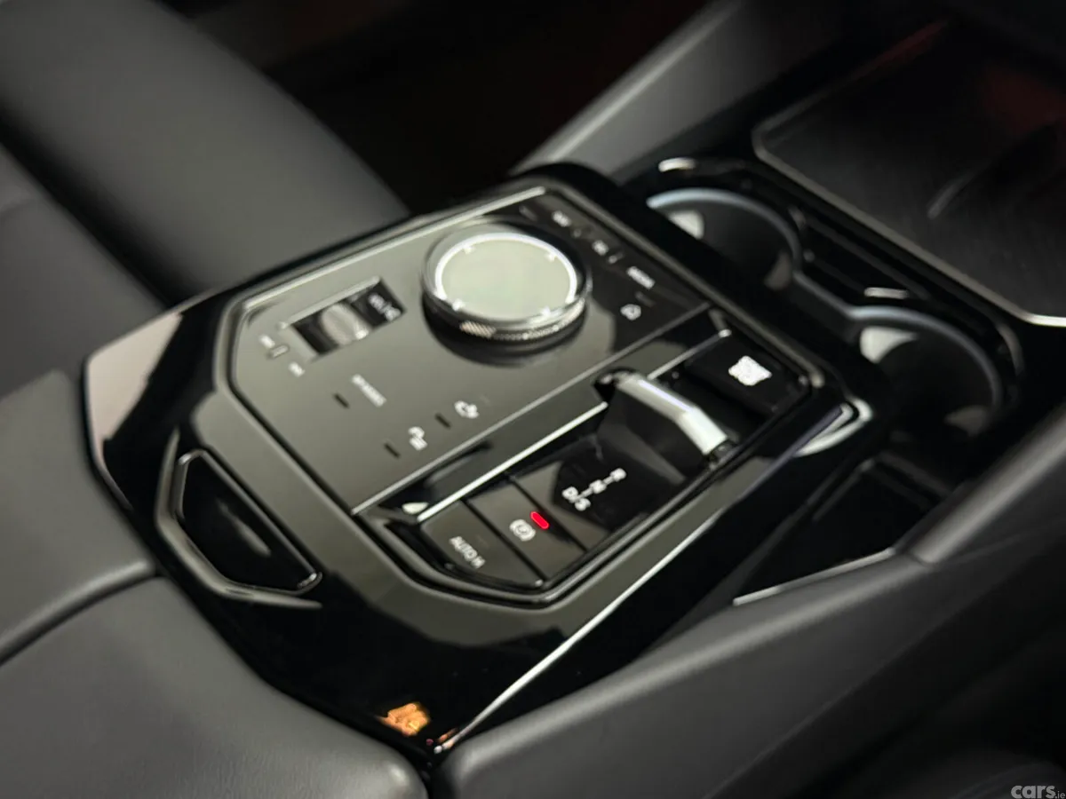 BMW 5-Series Estate, Petrol Plug-in Hybrid, 2025, Green