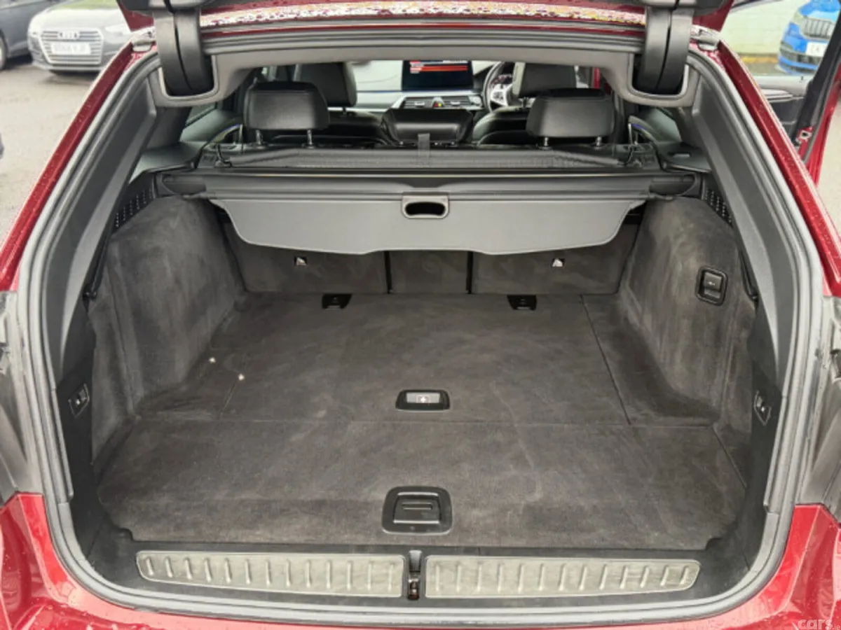 BMW 5-Series Estate, Diesel, 2022, Red