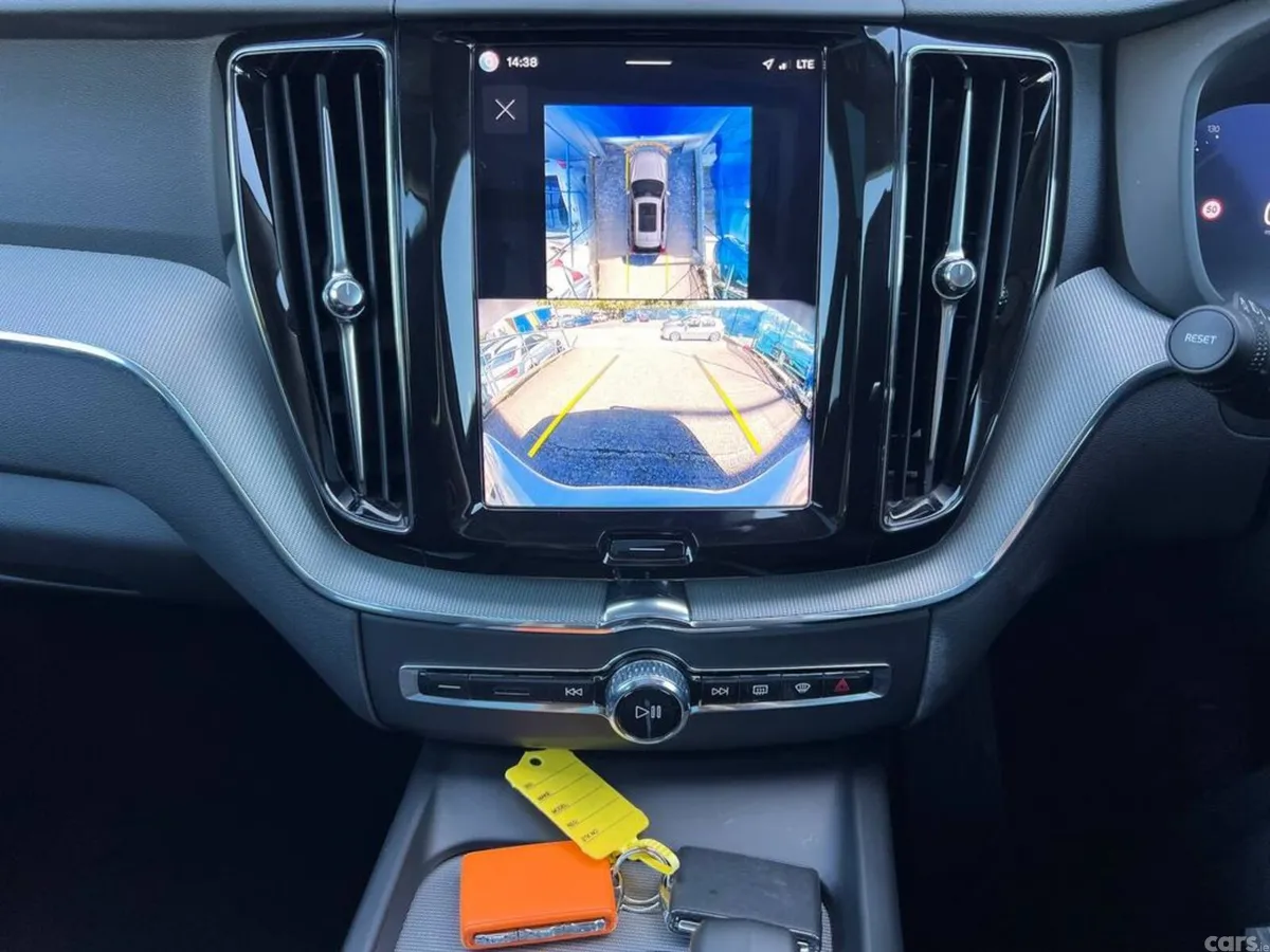 Volvo XC60 SUV, Petrol Plug-in Hybrid, 2025, Silver