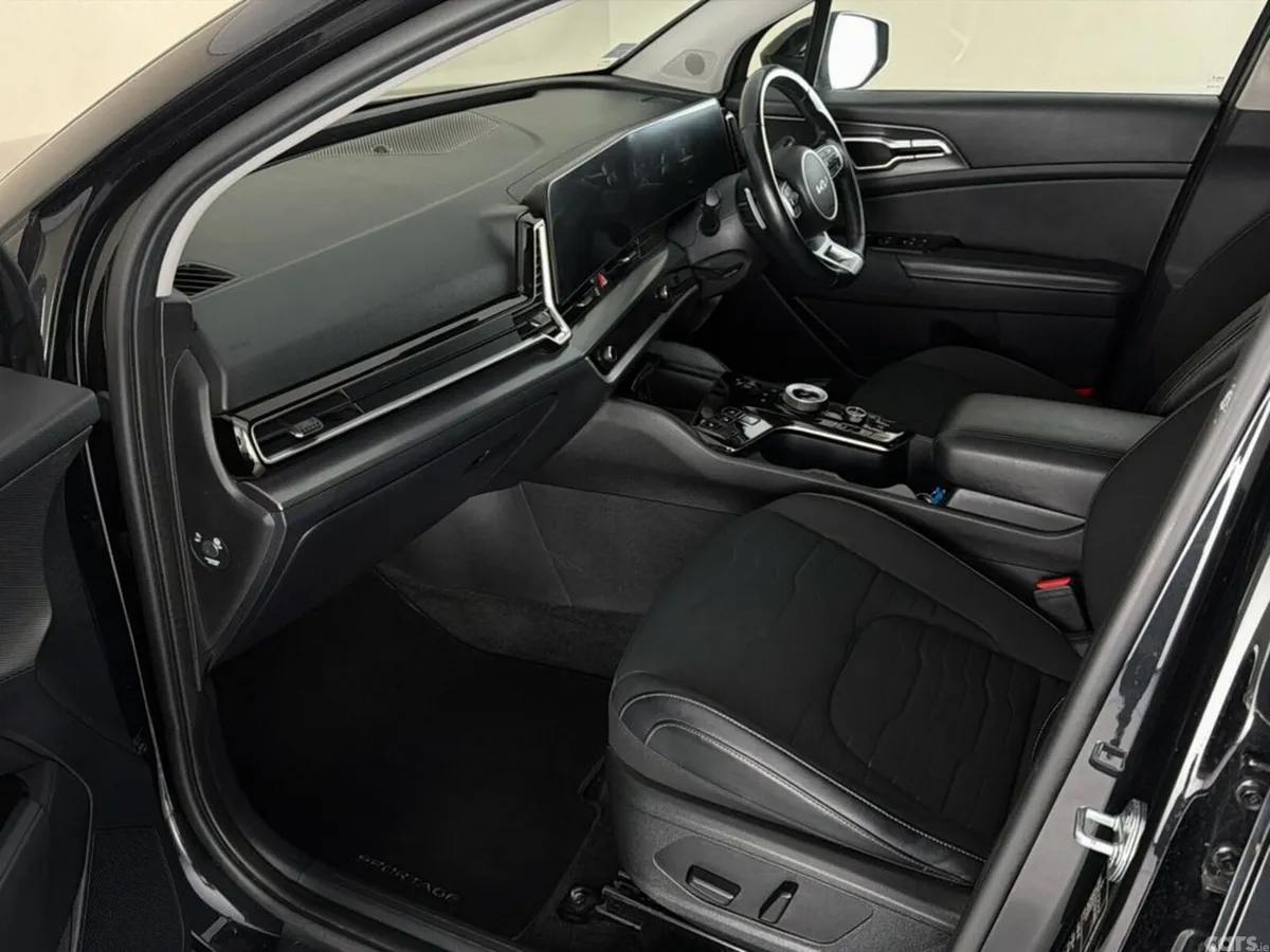 Kia Sportage SUV, Petrol Plug-in Hybrid, 2023, Black
