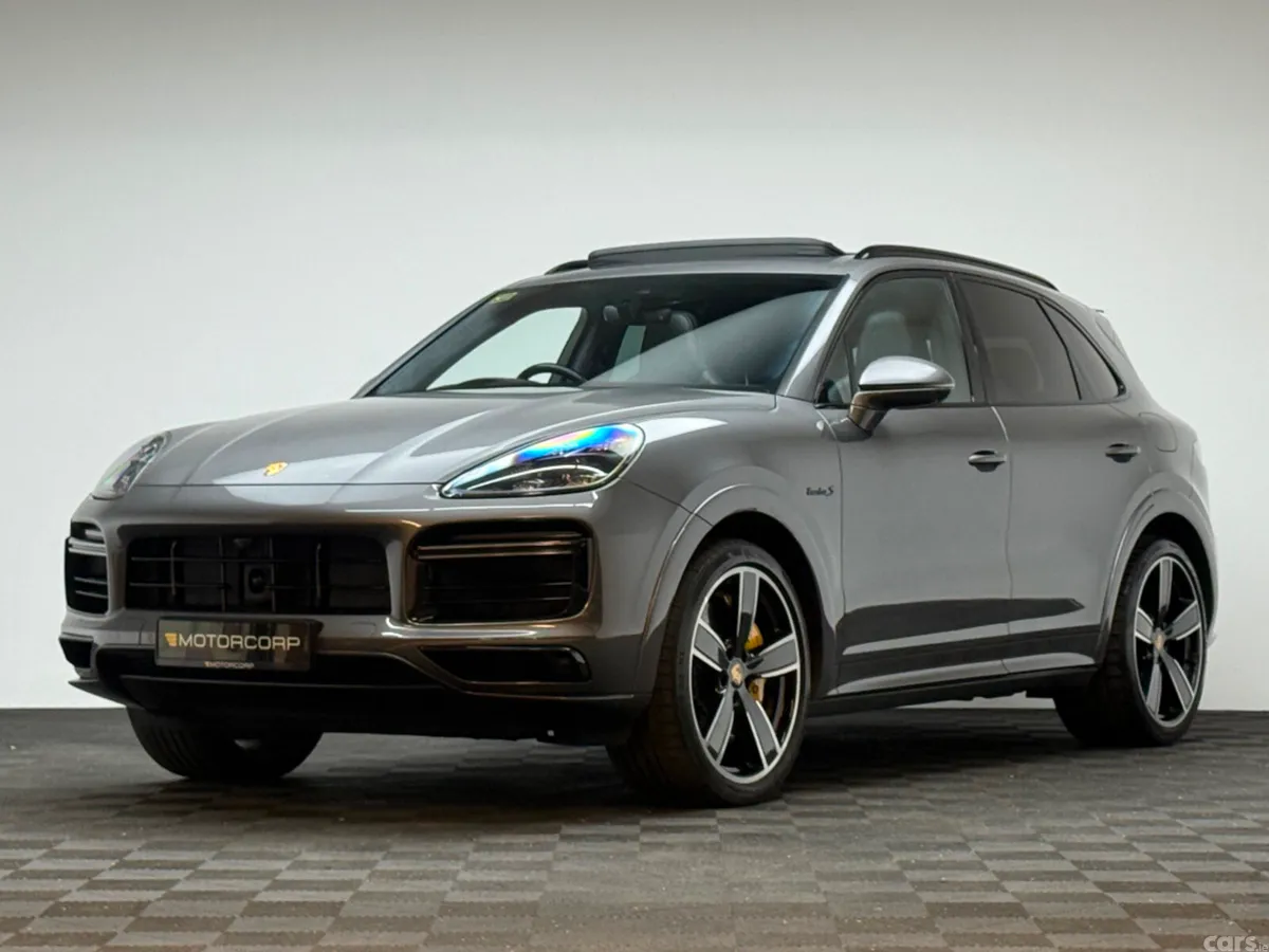 Porsche Cayenne SUV, Petrol Plug-in Hybrid, 2020, Grey