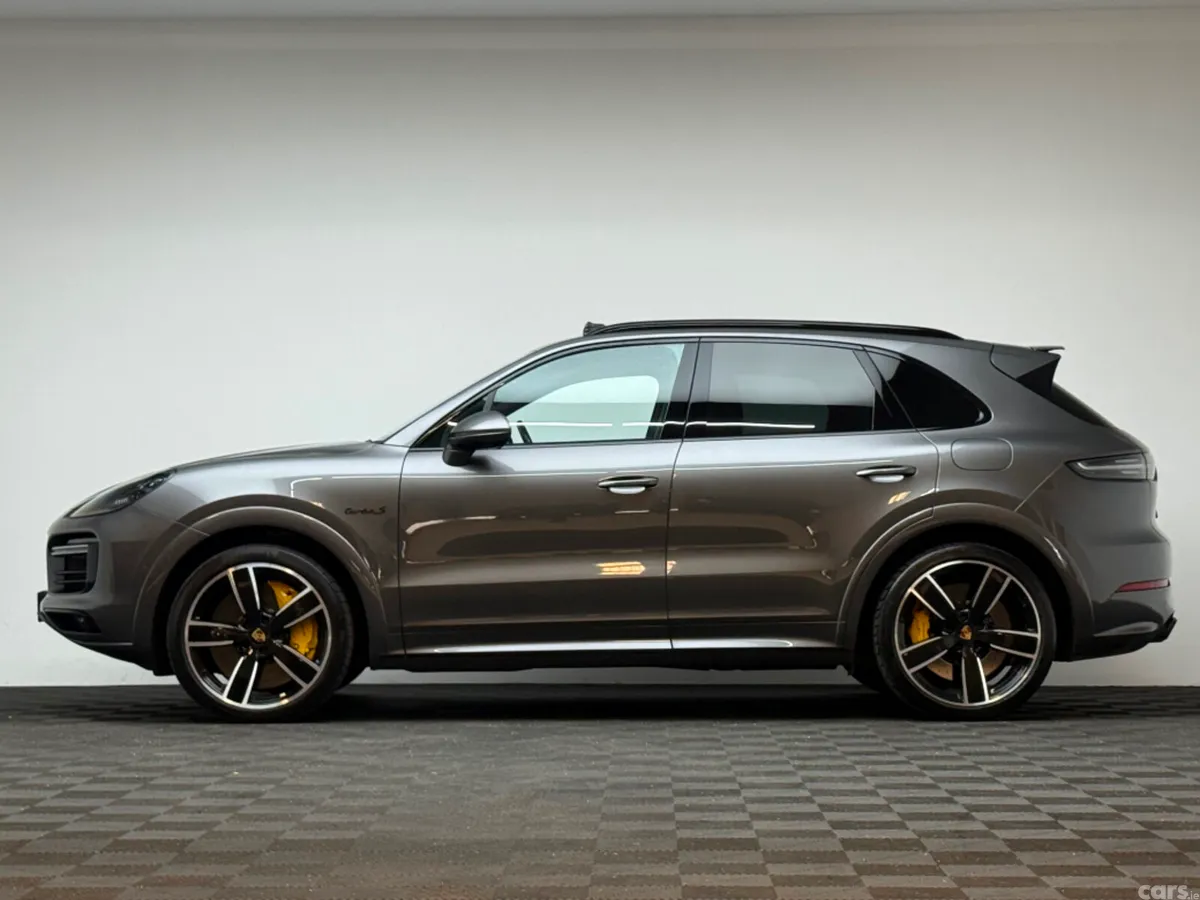 Porsche Cayenne SUV, Petrol Plug-in Hybrid, 2020, Grey