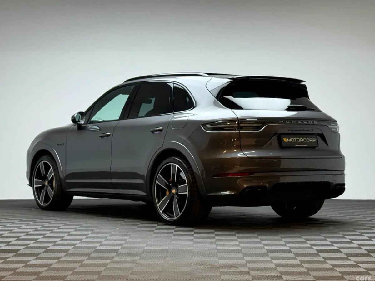 Porsche Cayenne SUV, Petrol Plug-in Hybrid, 2020, Grey