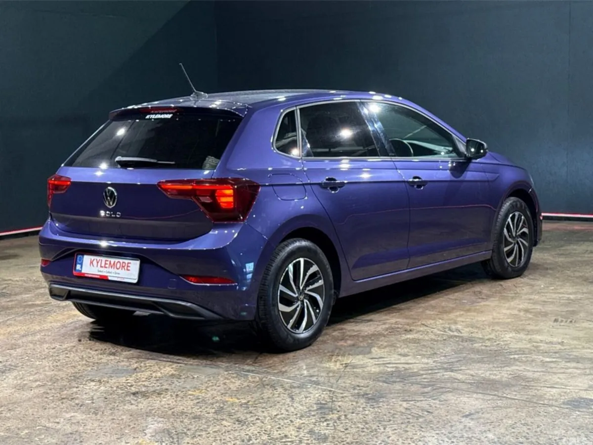 Volkswagen Polo Hatchback, Petrol, 2022, Blue