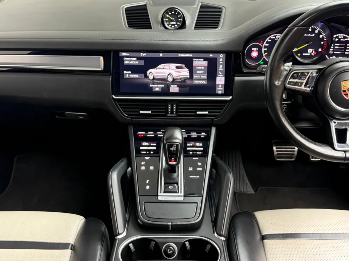 Porsche Cayenne SUV, Petrol Plug-in Hybrid, 2020, Grey