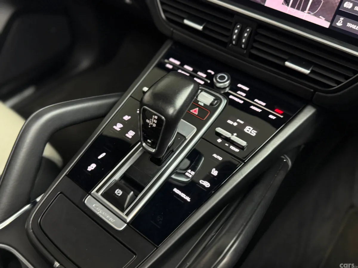 Porsche Cayenne SUV, Petrol Plug-in Hybrid, 2020, Grey
