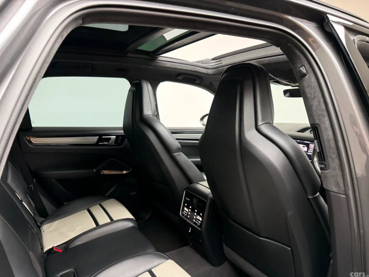 Porsche Cayenne SUV, Petrol Plug-in Hybrid, 2020, Grey