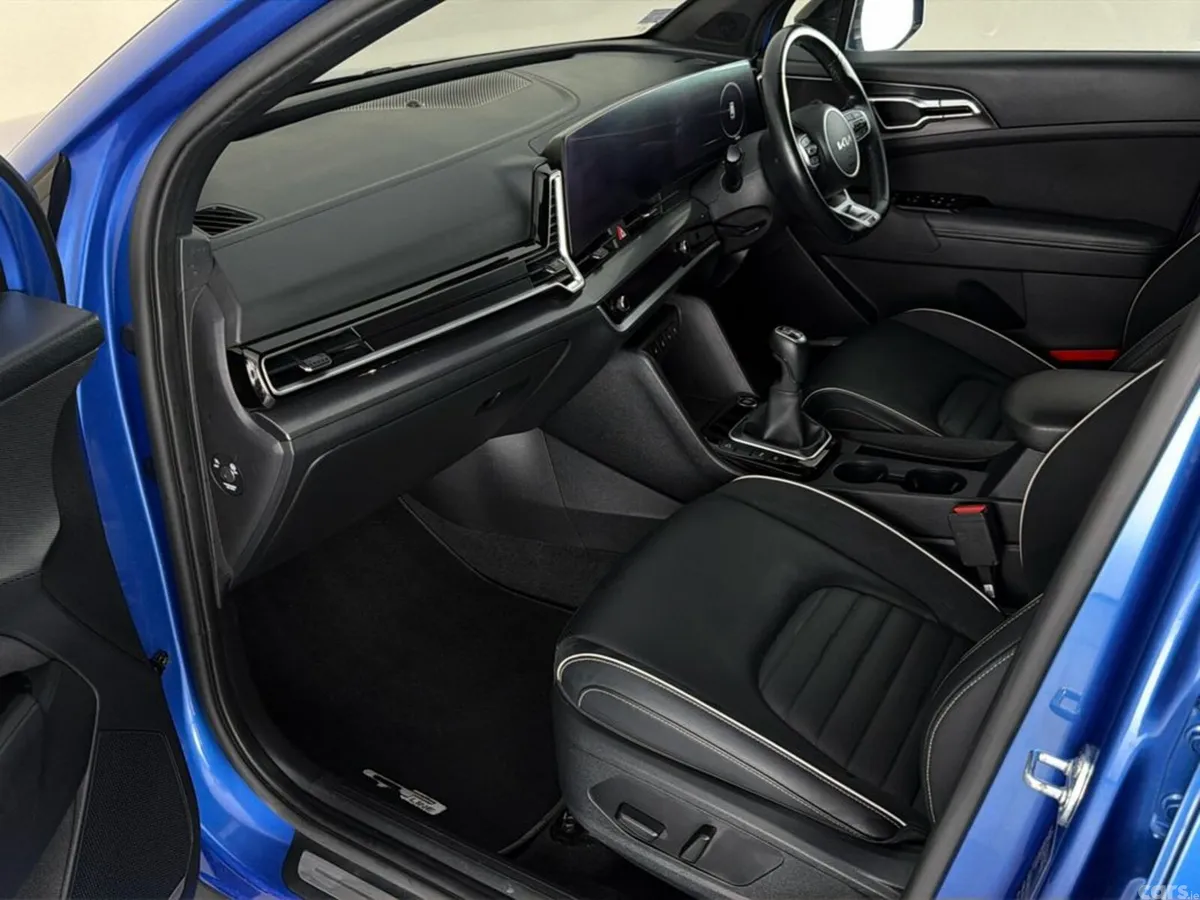 Kia Sportage SUV, Diesel Hybrid, 2025, Blue