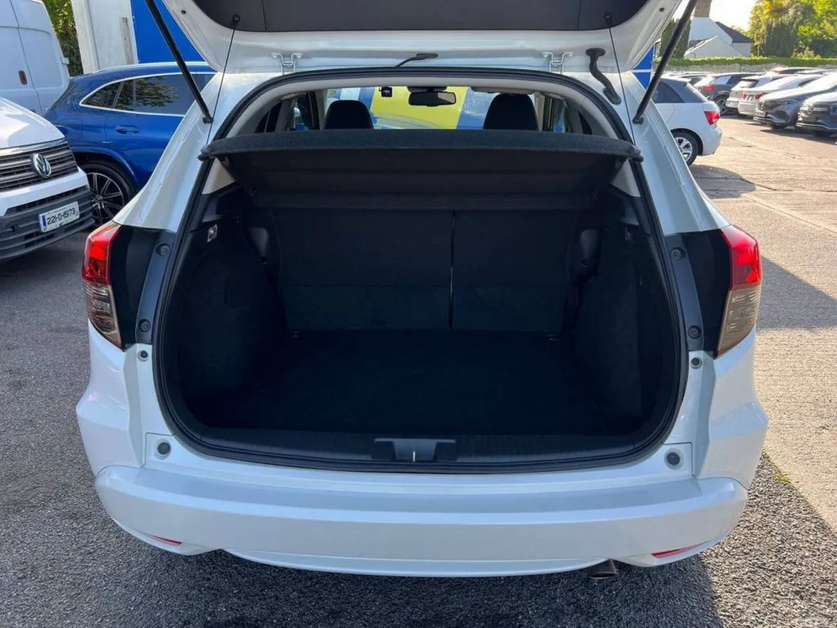 Honda Vezel SUV, Petrol Hybrid, 2021, White
