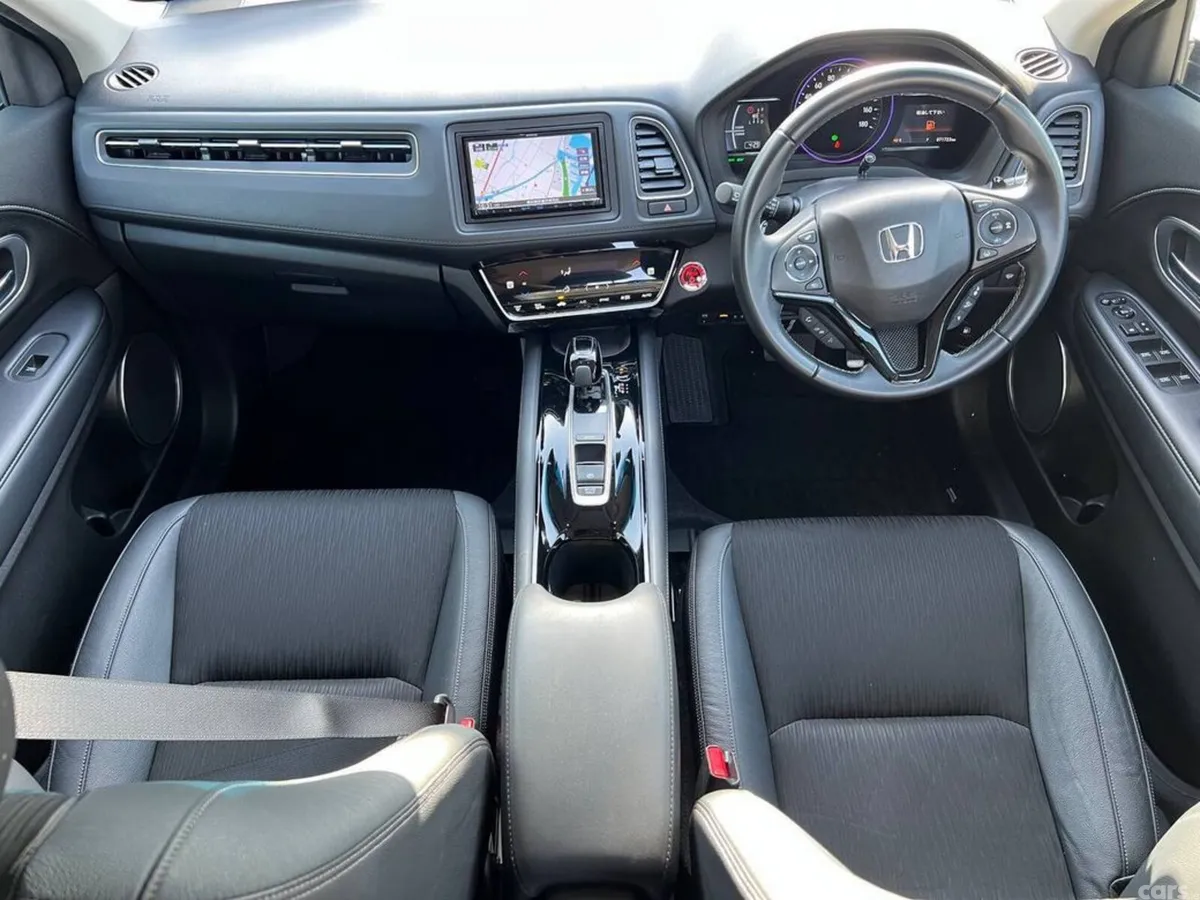 Honda Vezel SUV, Petrol Hybrid, 2021, White