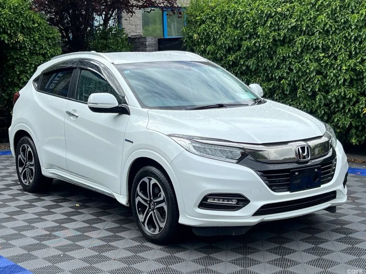 Honda Vezel SUV, Petrol Hybrid, 2021, White