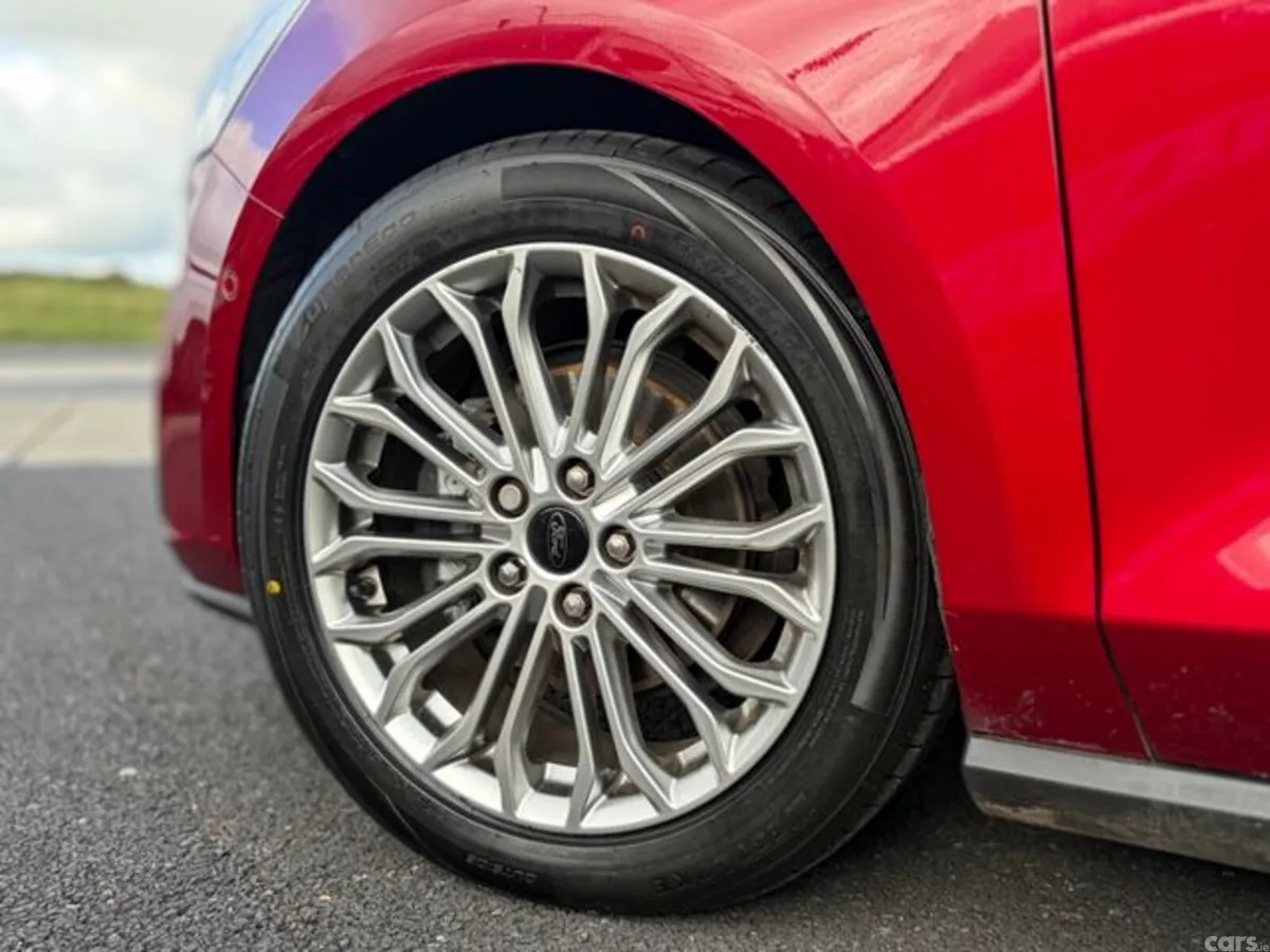 Ford Focus Hatchback, Diesel, 2019, Red