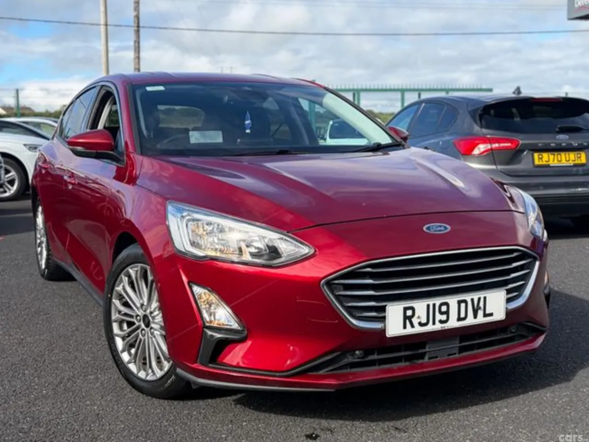 Ford Focus Hatchback, Diesel, 2019, Red