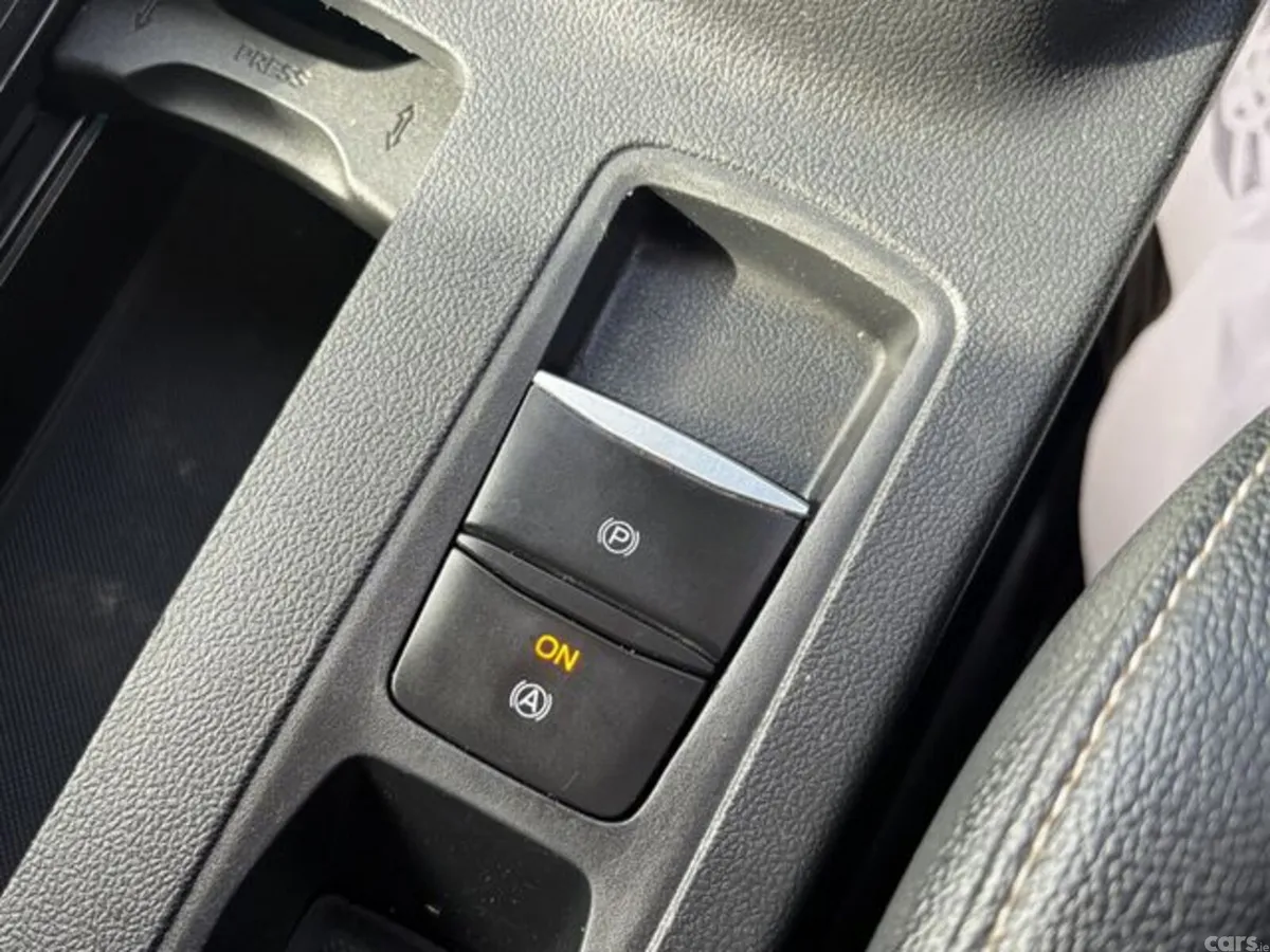 Ford Focus Hatchback, Diesel, 2019, Red