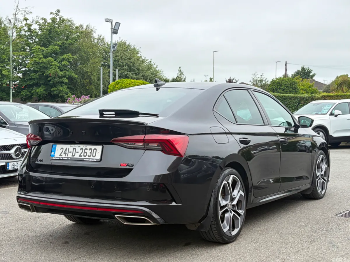 Skoda Octavia Saloon, Diesel, 2024, Black