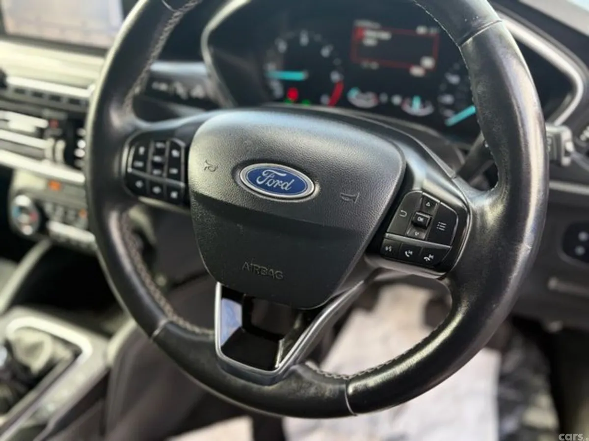 Ford Focus Hatchback, Diesel, 2019, Red