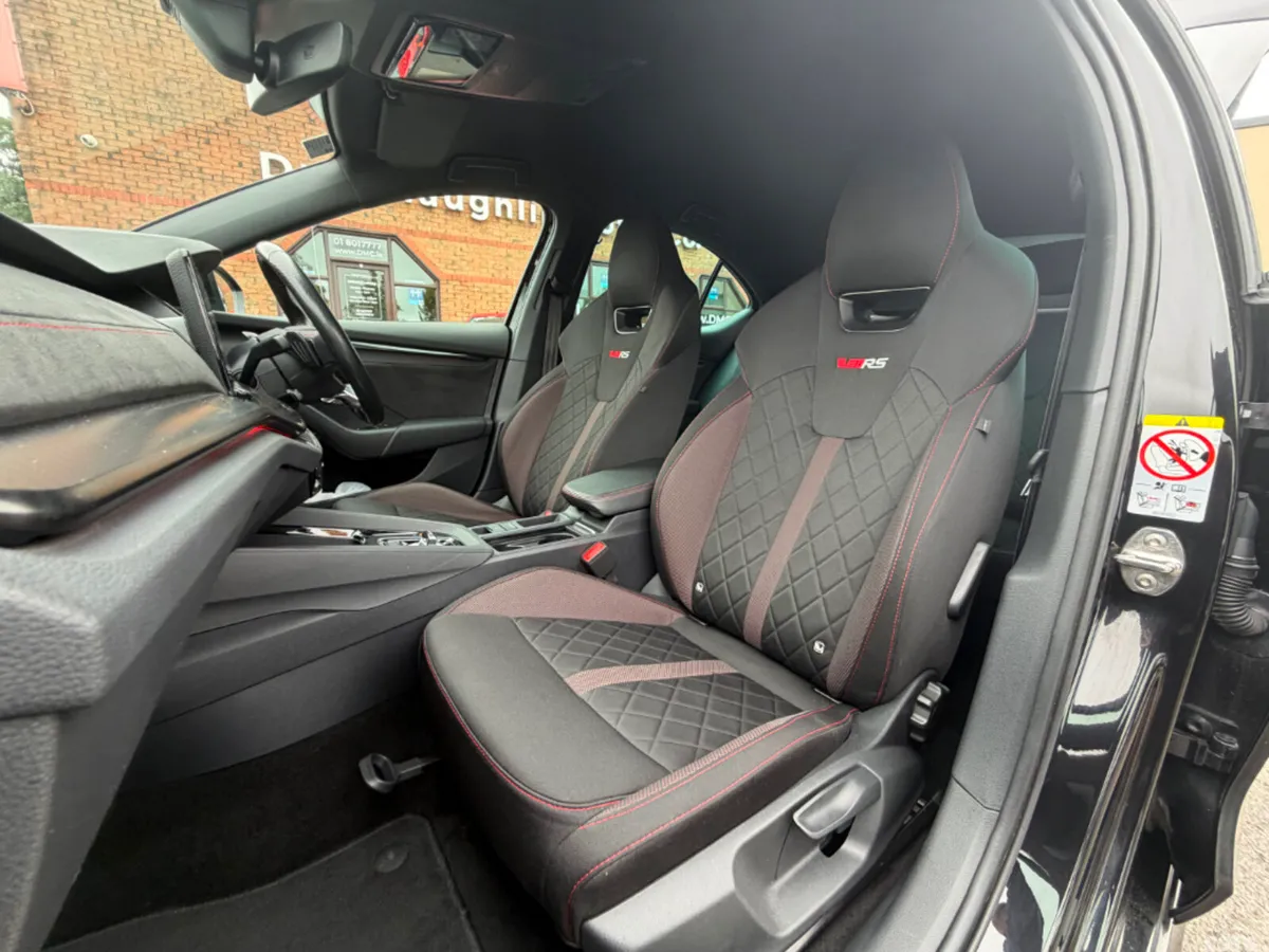 Skoda Octavia Saloon, Diesel, 2024, Black