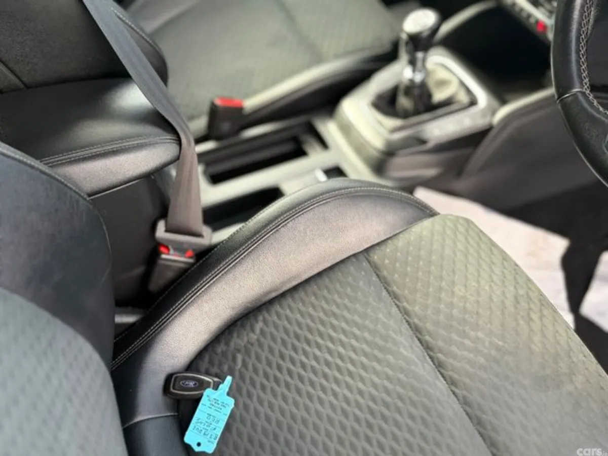 Ford Focus Hatchback, Diesel, 2019, Red