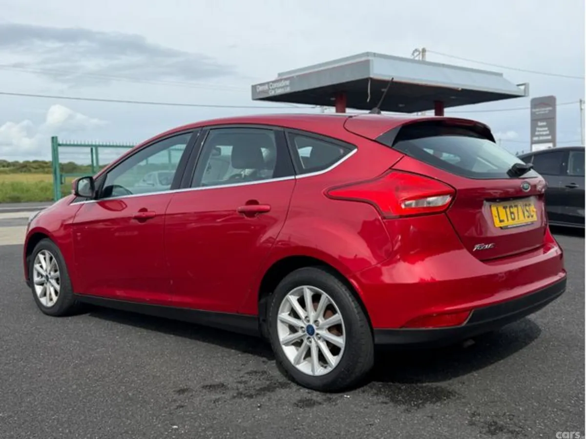 Ford Focus Hatchback, Diesel, 2017, Red