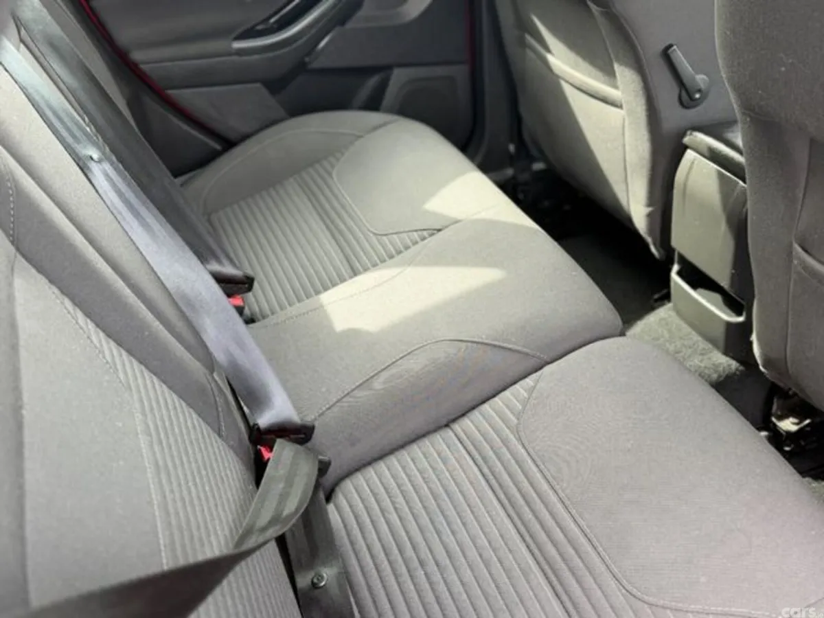Ford Focus Hatchback, Diesel, 2017, Red