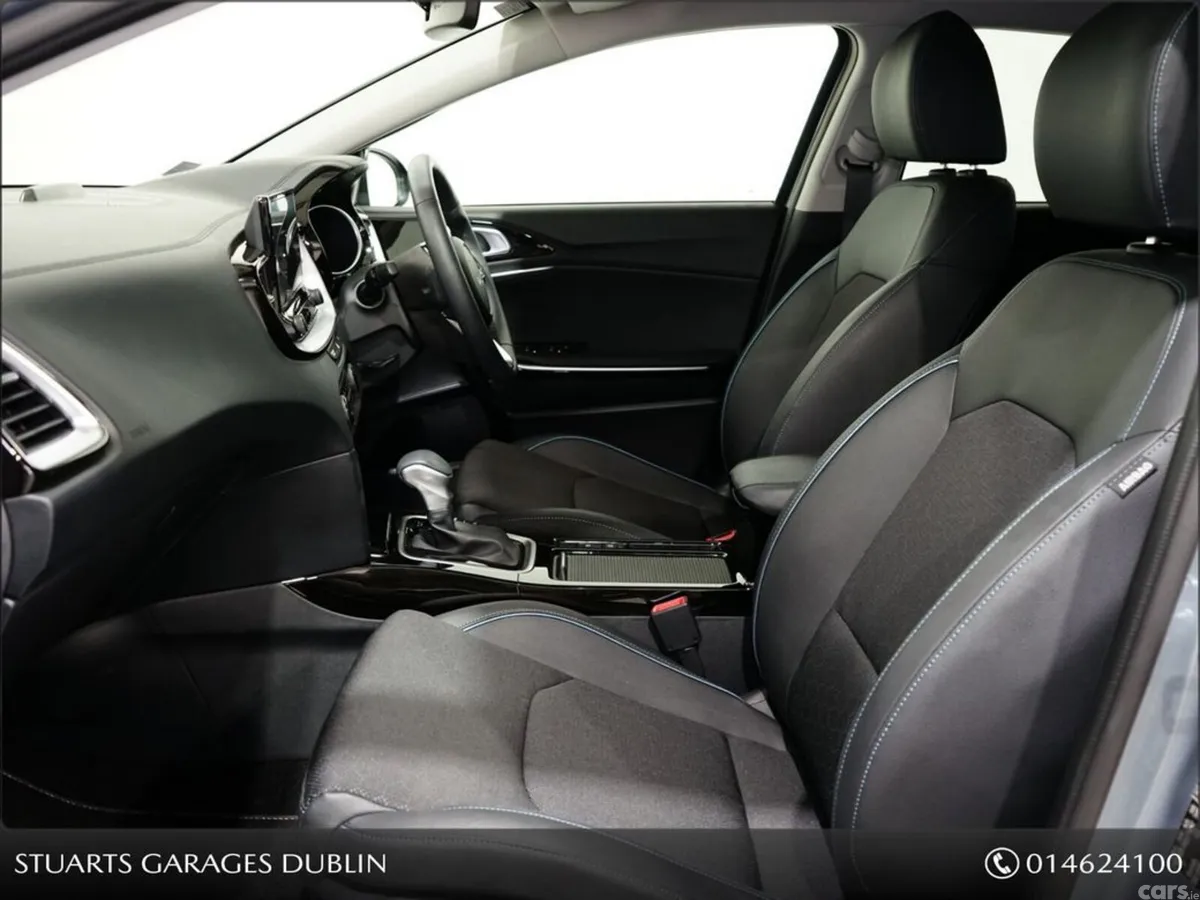 Kia XCeed Hatchback, Petrol Plug-in Hybrid, 2023, Grey