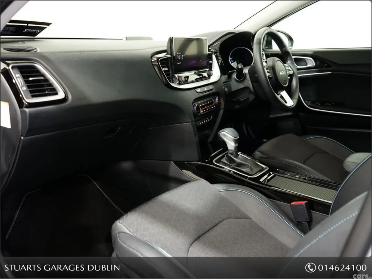 Kia XCeed Hatchback, Petrol Plug-in Hybrid, 2023, Grey
