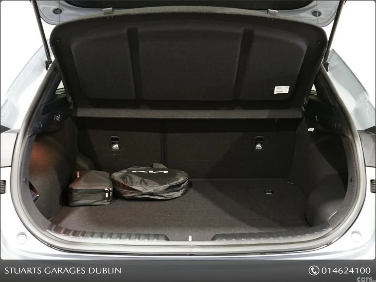 Kia XCeed Hatchback, Petrol Plug-in Hybrid, 2023, Grey