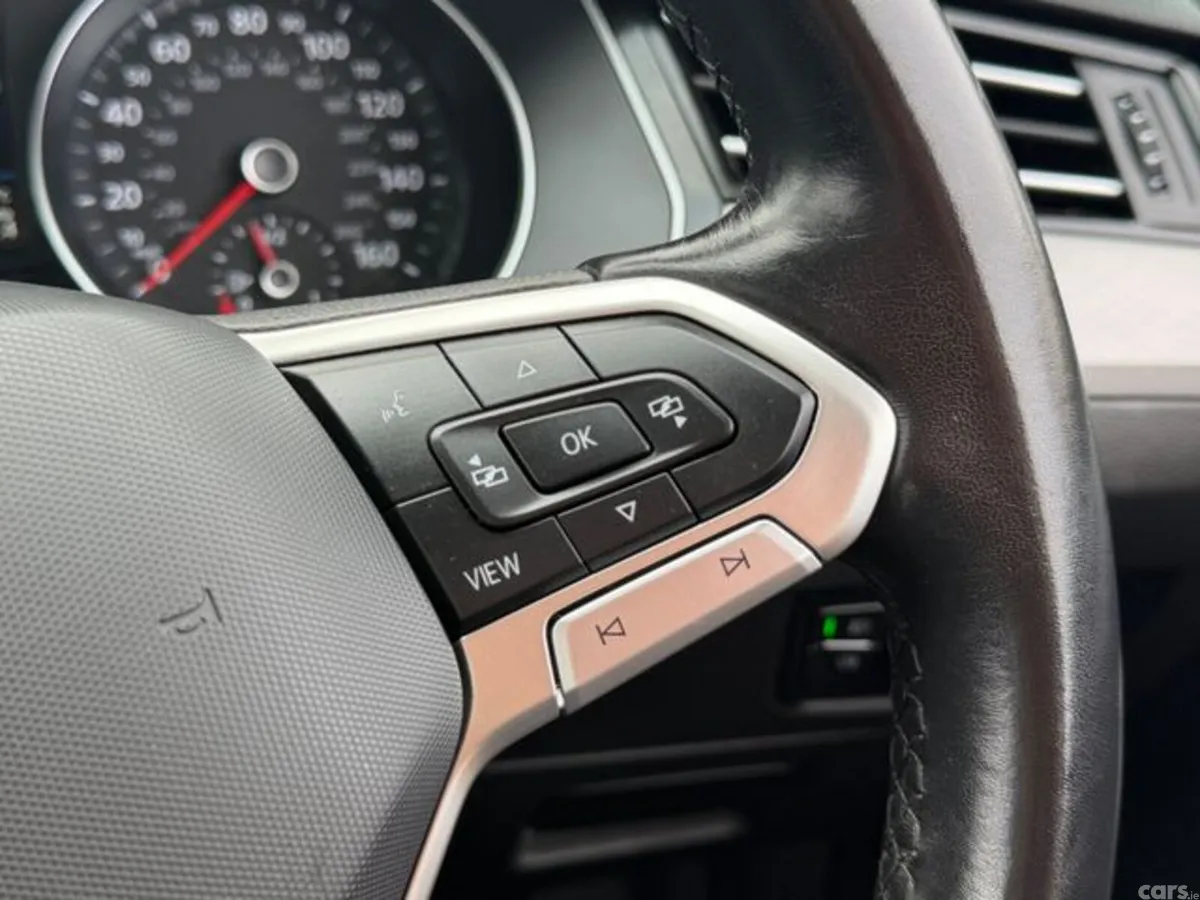 Volkswagen Passat Estate, Diesel, 2022, Grey