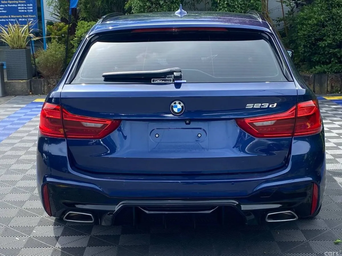 BMW 5-Series Estate, Diesel, 2017, Blue