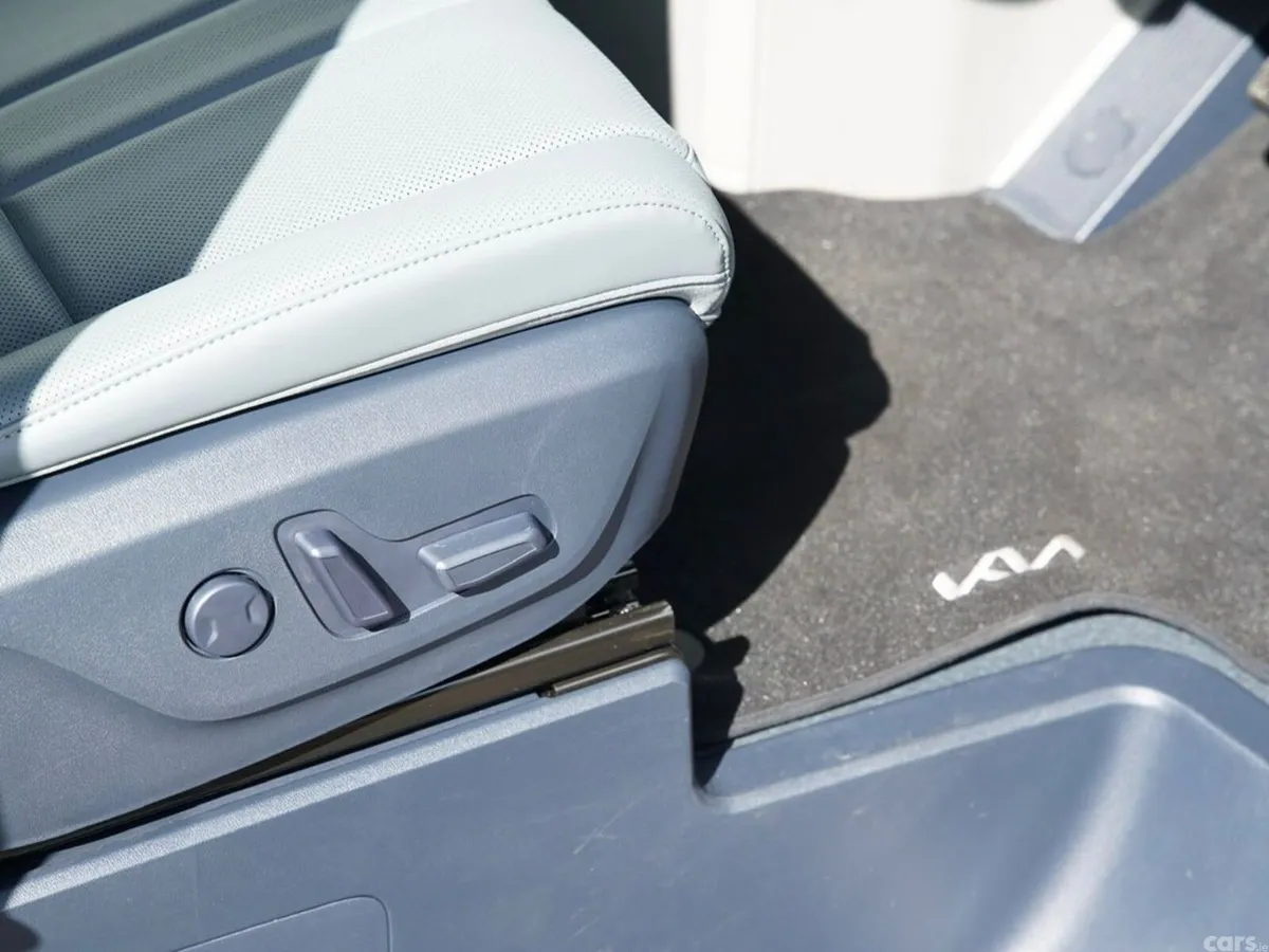 Kia PV5 Van, Electric, 2026, Black