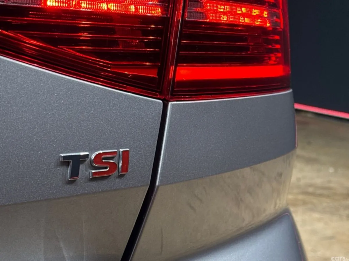 Volkswagen Passat Saloon, Petrol, 2018, Silver