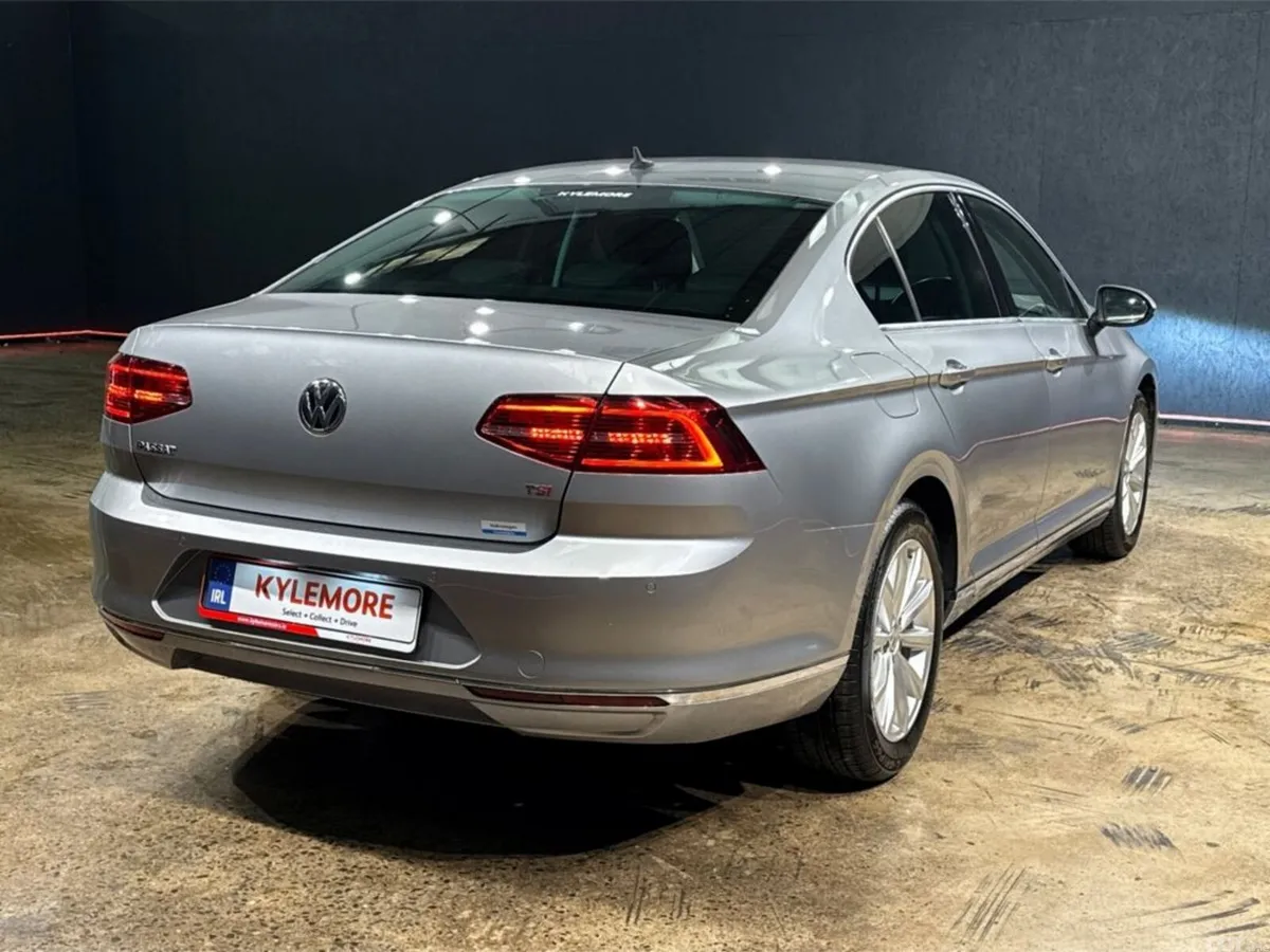 Volkswagen Passat Saloon, Petrol, 2018, Silver