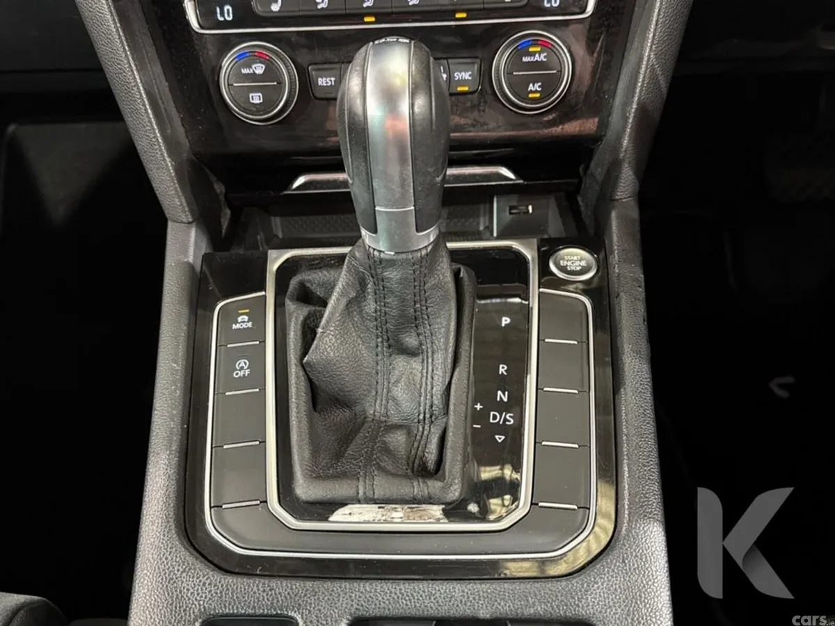 Volkswagen Passat Saloon, Petrol, 2018, Silver