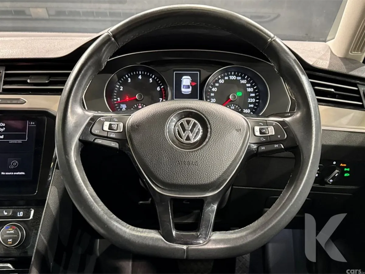Volkswagen Passat Saloon, Petrol, 2018, Silver
