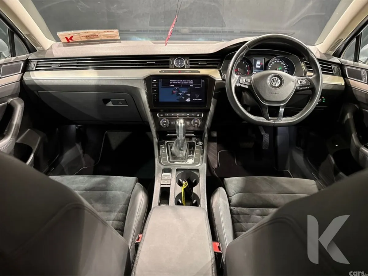 Volkswagen Passat Saloon, Petrol, 2018, Silver