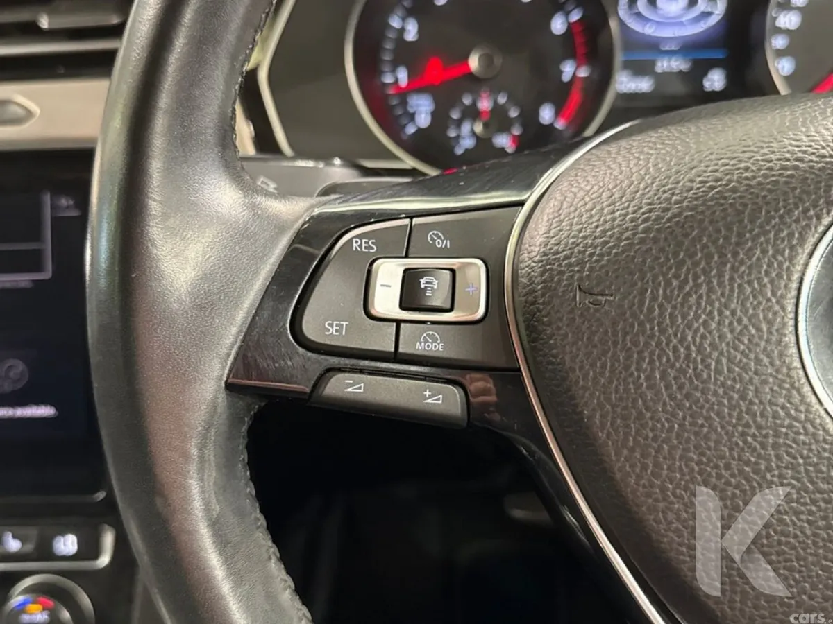 Volkswagen Passat Saloon, Petrol, 2018, Silver