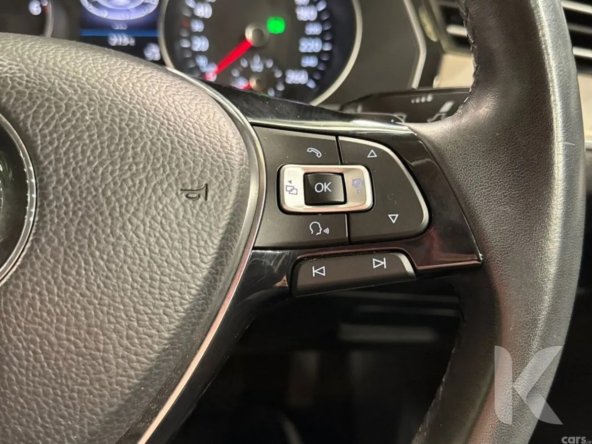 Volkswagen Passat Saloon, Petrol, 2018, Silver