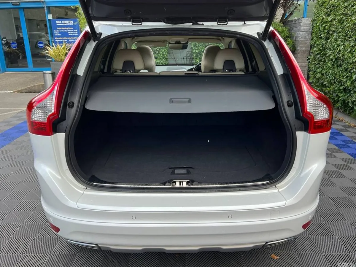 Volvo XC60 SUV, Diesel, 2017, White