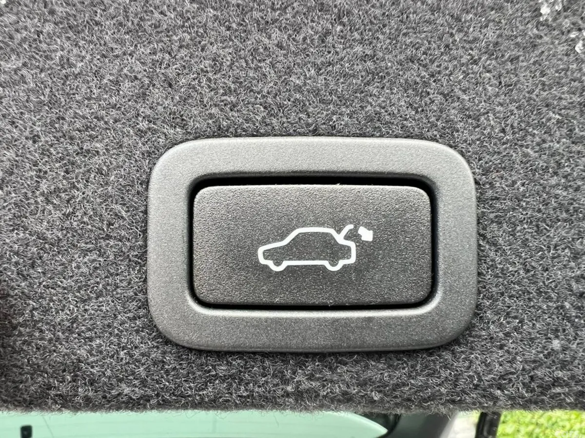 Volvo XC60 SUV, Diesel, 2017, White