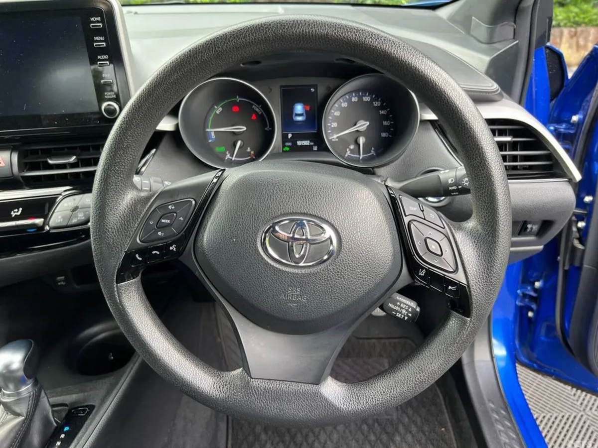 Toyota C-HR SUV, Petrol Hybrid, 2021, Blue