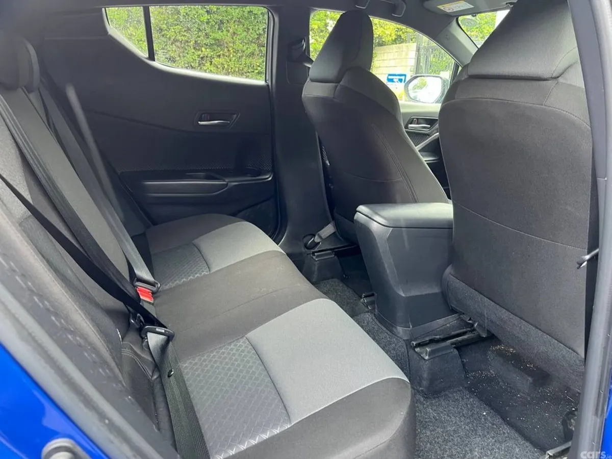 Toyota C-HR SUV, Petrol Hybrid, 2021, Blue