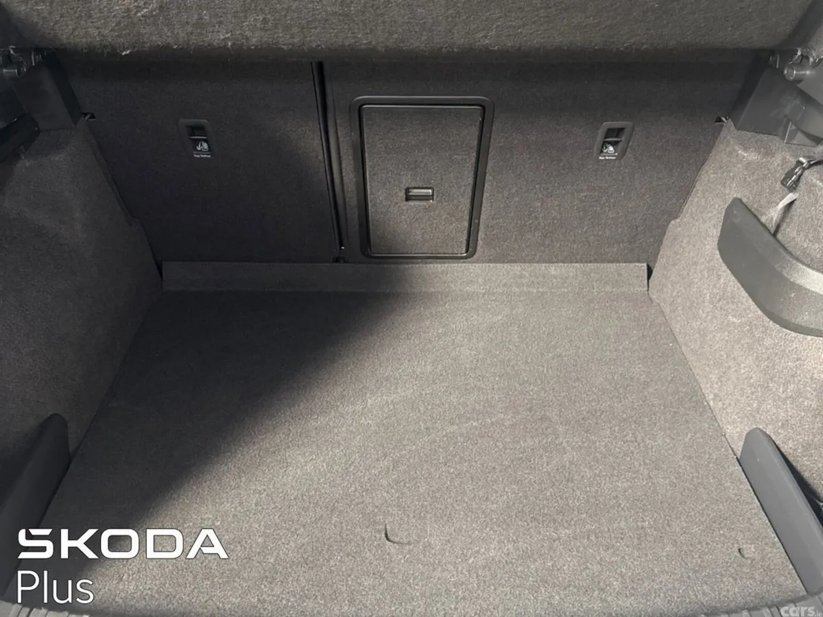 Skoda Karoq SUV, Diesel, 2023, Grey