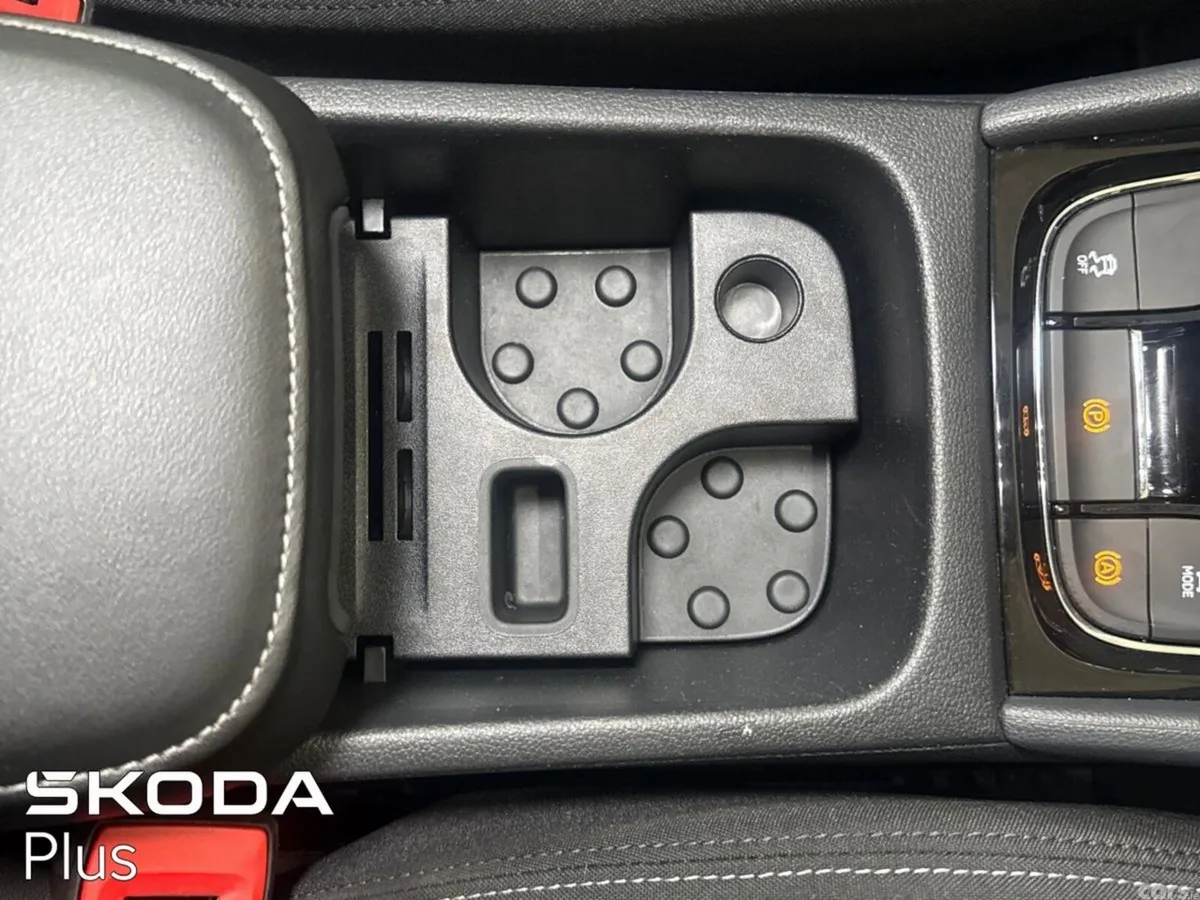 Skoda Karoq SUV, Diesel, 2023, Grey