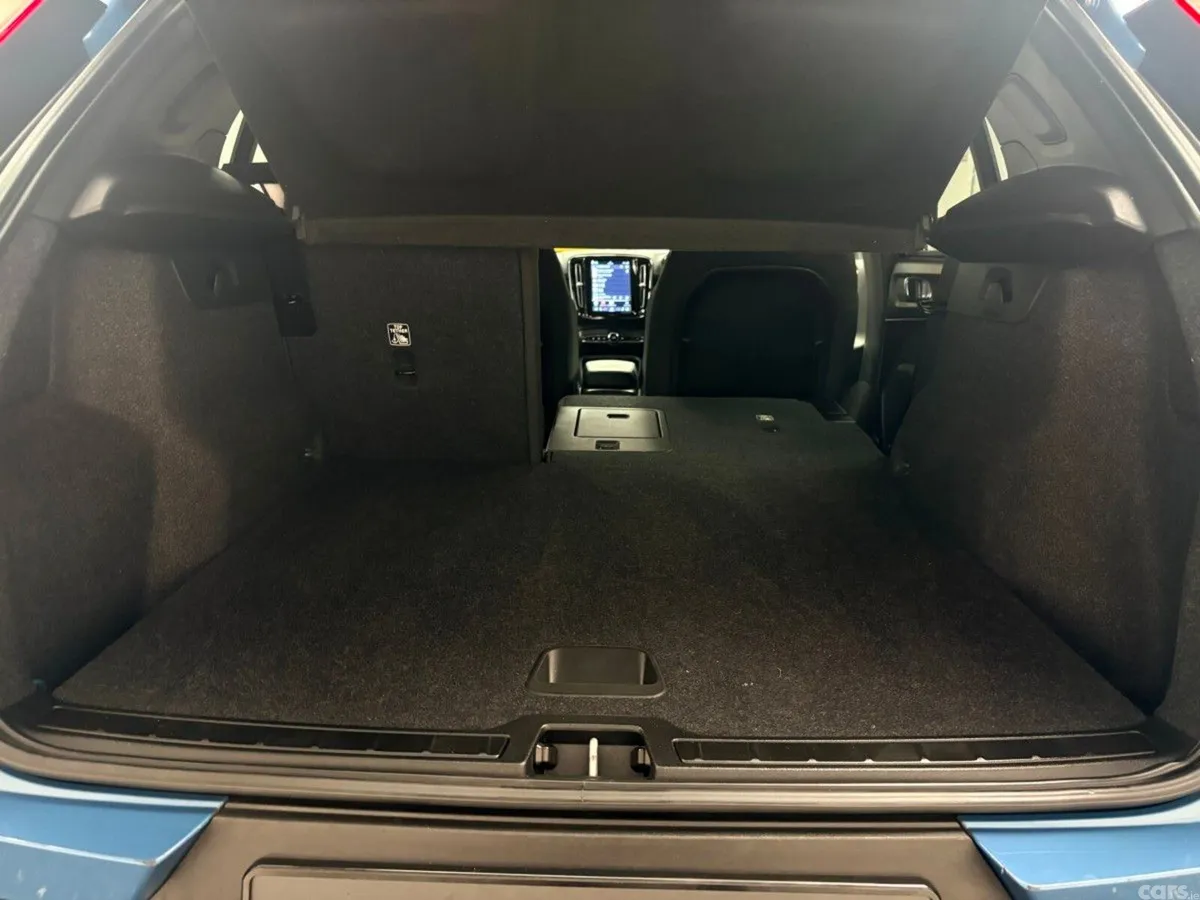 Volvo XC40 Estate, Electric, 2023, Blue