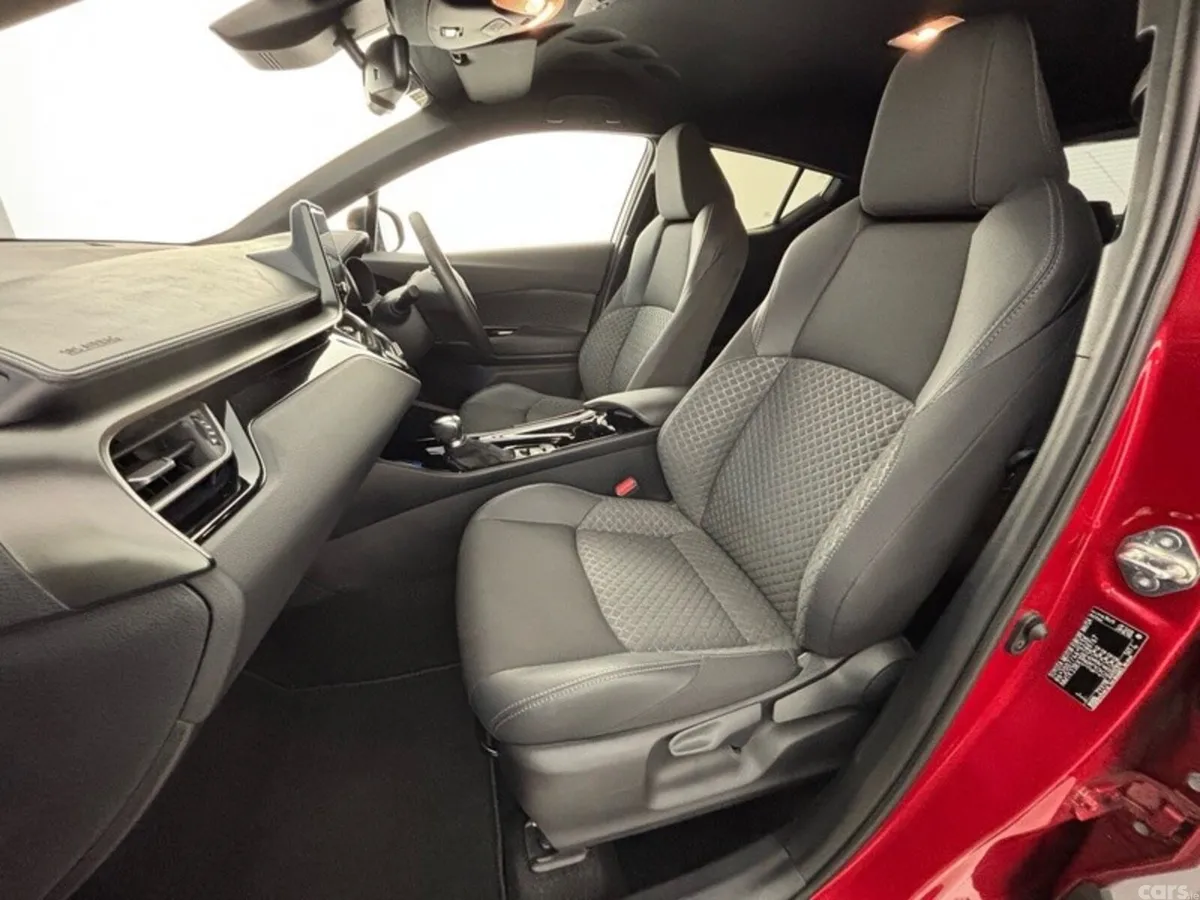 Toyota C-HR SUV, Petrol Hybrid, 2023, Red