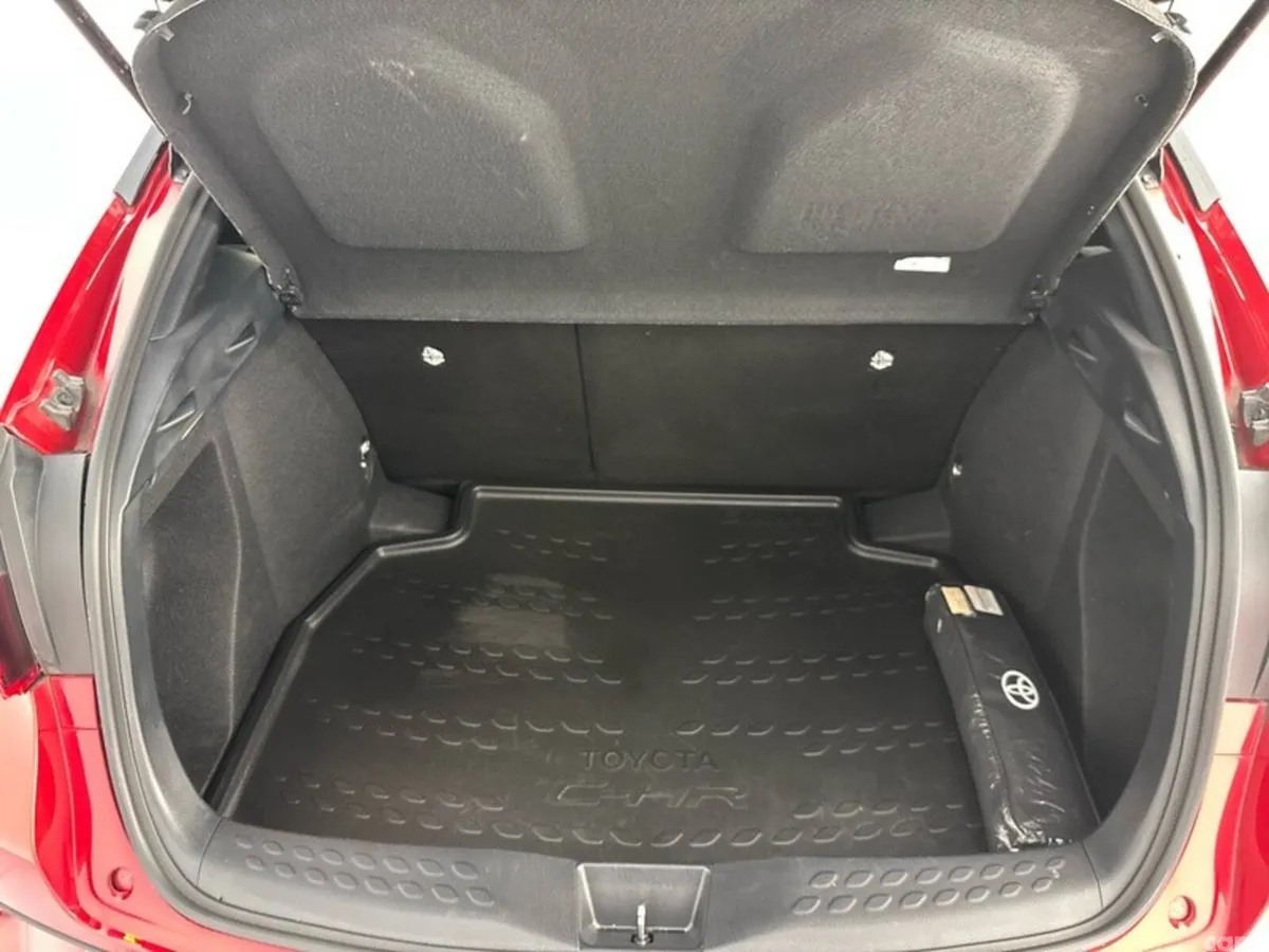 Toyota C-HR SUV, Petrol Hybrid, 2023, Red